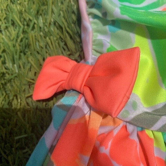 Cat & Jack swimsuit size 5t one piece swimsuit floral used in great condition - Picture 8 of 9